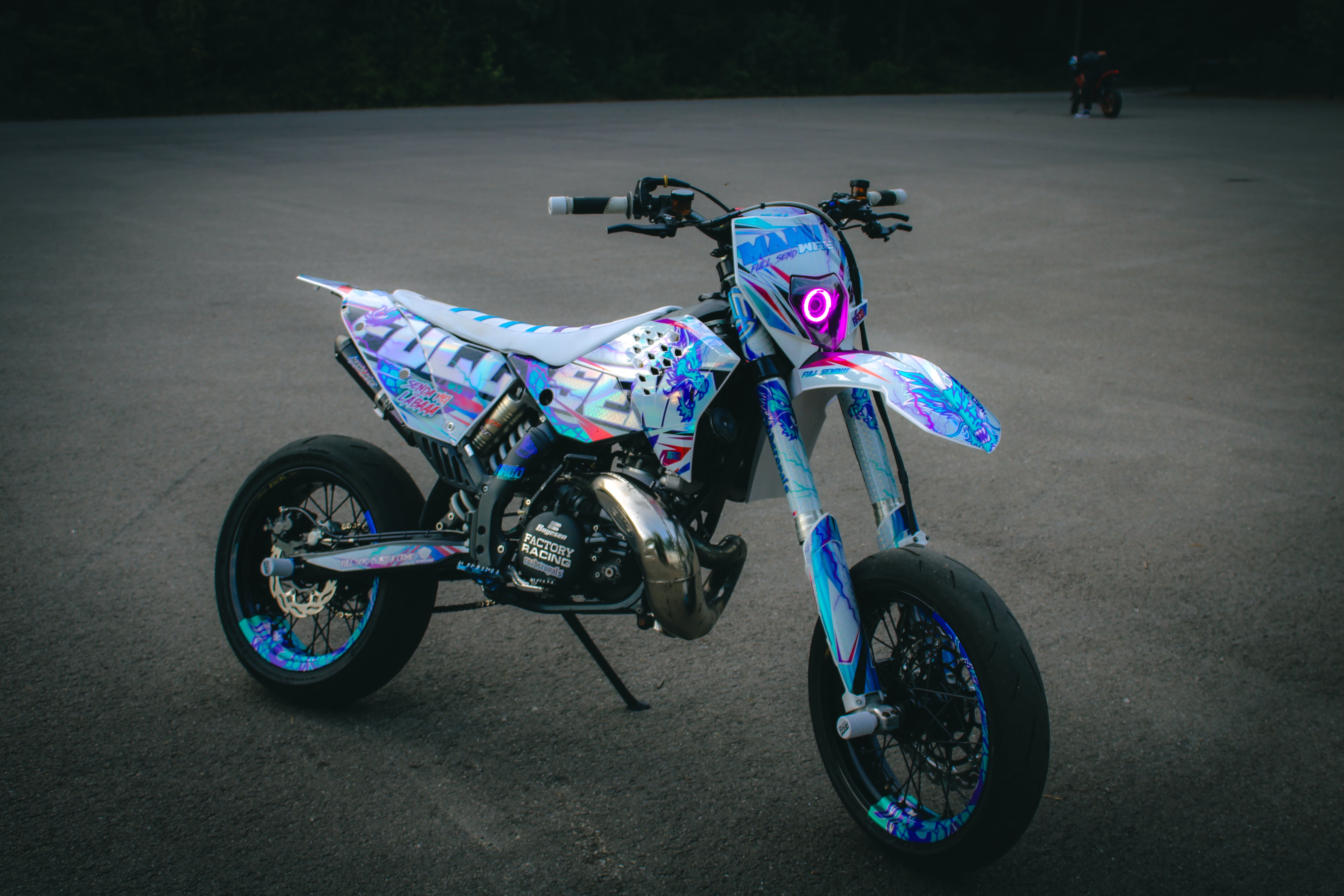 FULL CUSTOM DEKOR