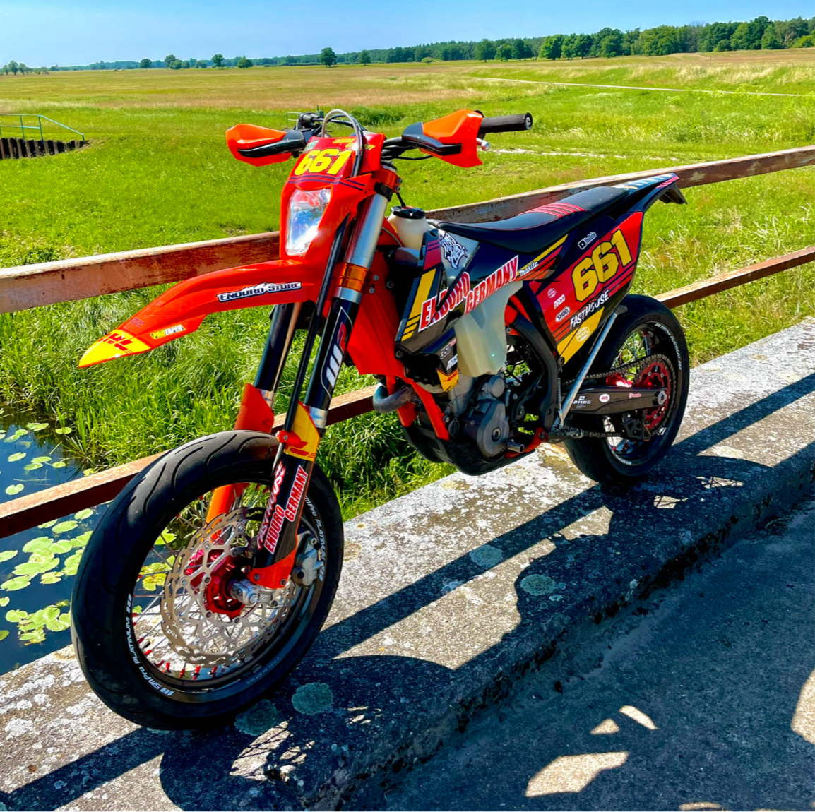 FULL CUSTOM DEKOR