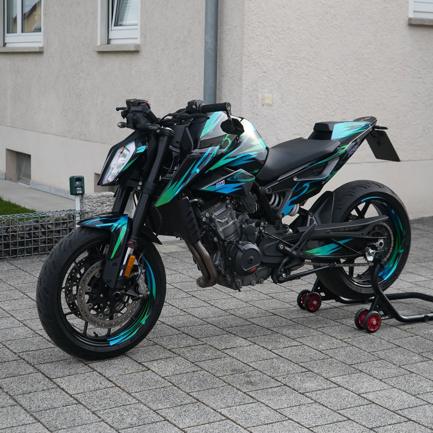 FULL CUSTOM DEKOR