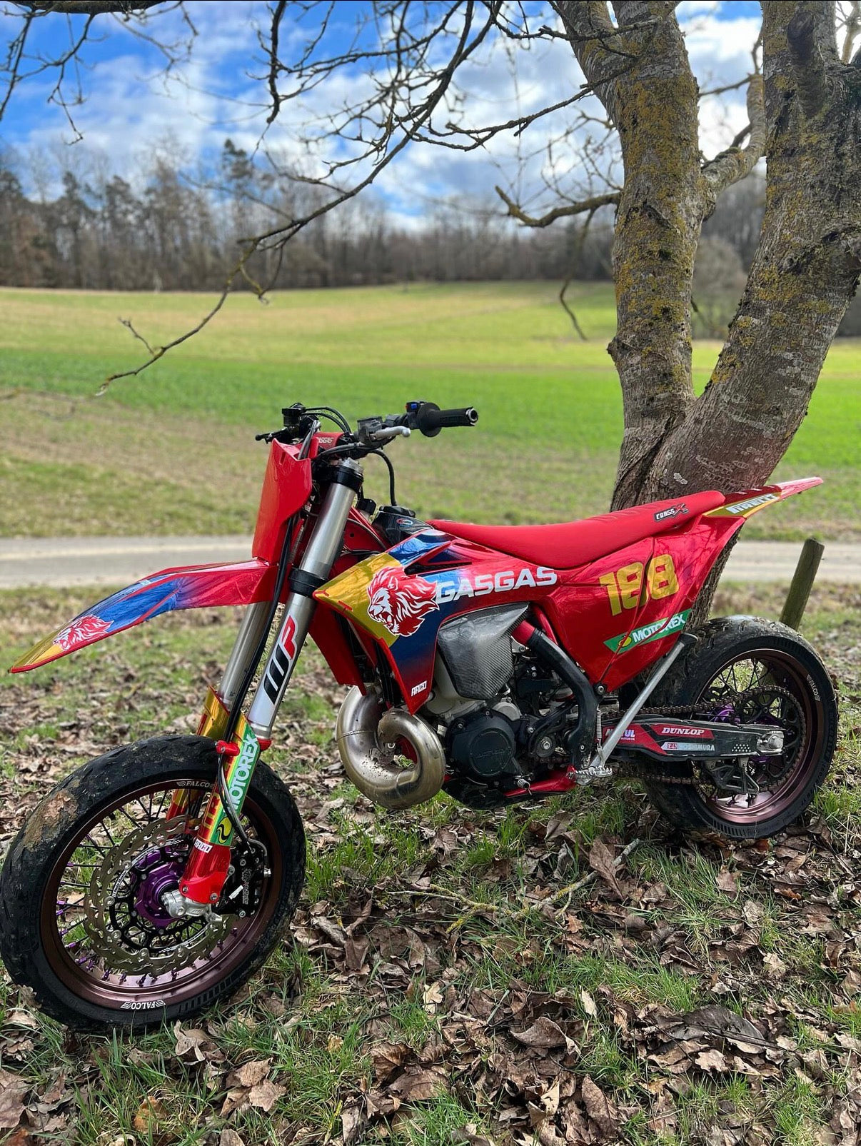 FULL CUSTOM DEKOR