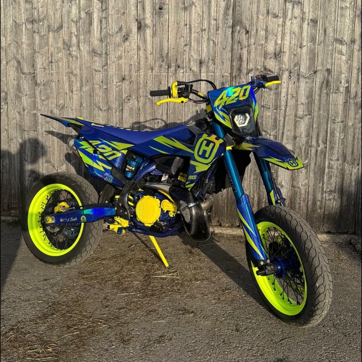 FULL CUSTOM DEKOR